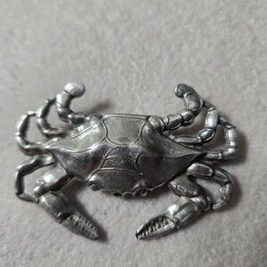 Elegant Silvertone  Crab Brooch By Salisbury Pewter